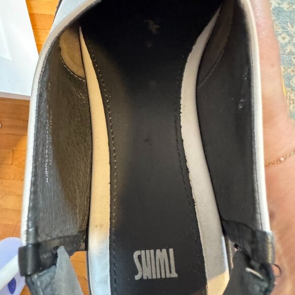 Fabulous Camper "Twins" Mirrored Two-Tone Black and White Slingbacks, size 38 - Picture 8 of 12